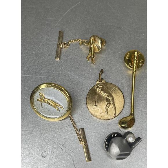 Lot of 9 Vintage Golf Club Pinback Pins Brooches Tie Clip Tac Gold-Tone - Picture 3 of 9